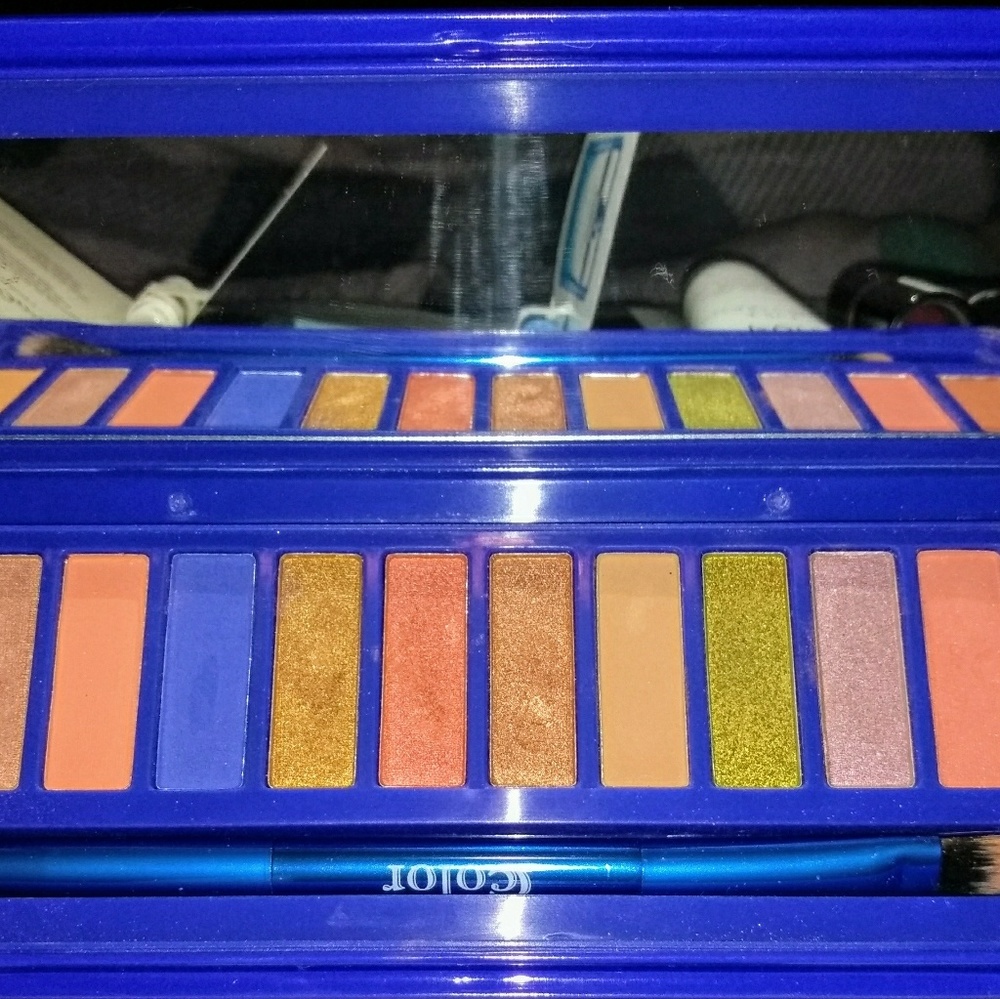 Makeup bundle - Picture 4 of 6